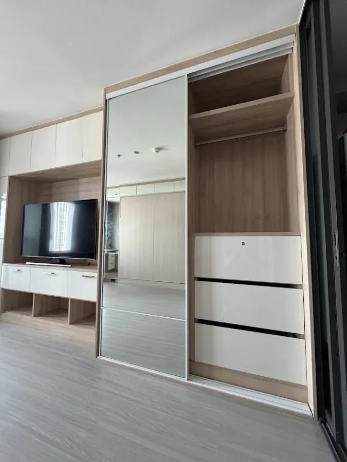 For rent: Life Ladprao, 21st floor, fully furnished, very livable. Book now! Don't miss out! Hurry!