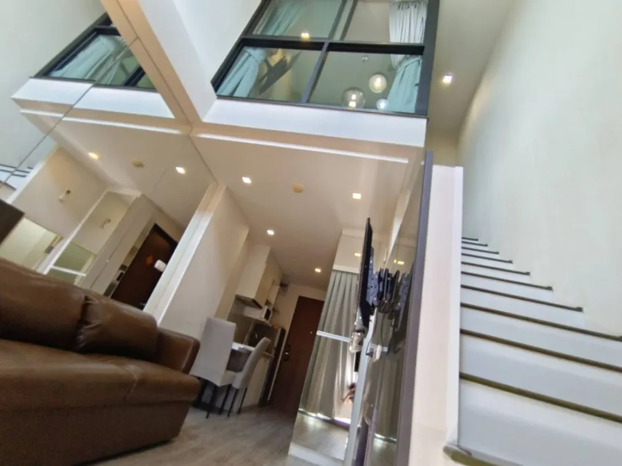 ปล่อยเช่า บียอน สุขุมวิท วิวเมือง ไม่มีตึกบัง เฟอร์นิเจอร์บิ้วอิน เพดานสูงโปร่ง สนใจรีบจองด่วนๆจ้า