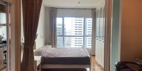 ขาย/ให้เช่า Hive @ Sathorn เฟอร์นิเจอร์ครบครัน ได้ความสูงชั้น 26 ห้องโล่งไม่ร้อน จองเลย
