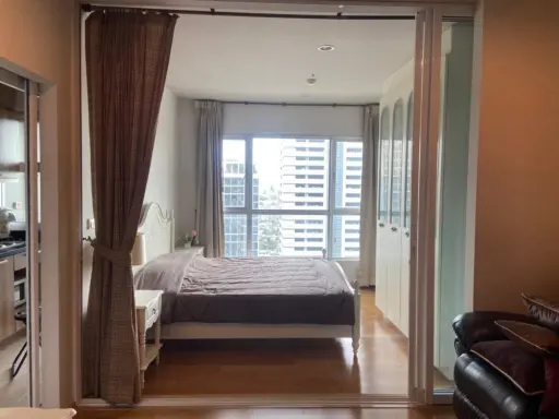ขาย/ให้เช่า Hive @ Sathorn เฟอร์นิเจอร์ครบครัน ได้ความสูงชั้น 26 ห้องโล่งไม่ร้อน จองเลย images