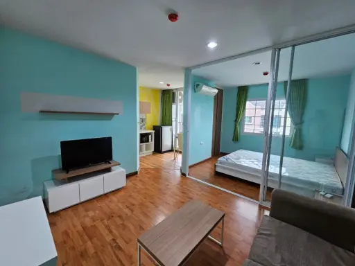 For rent: Tulip Square Om Noi, 8th floor, colorful room, separate, fully furnished, don't wait.