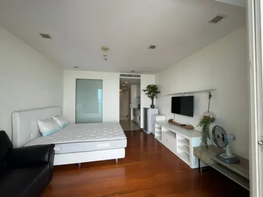 For rent The Palm Wong Amat Beach Pattaya (North Pattaya), very beautiful sea view. The big bed is comfortable. Book now. images