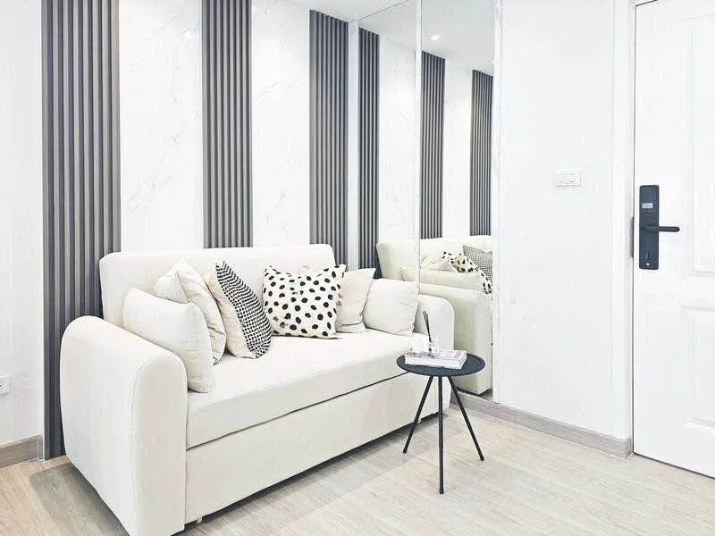 Selling I CONDO Sukhumvit 105. Beautifully decorated unit with complete furniture and appliances. Don't miss out!