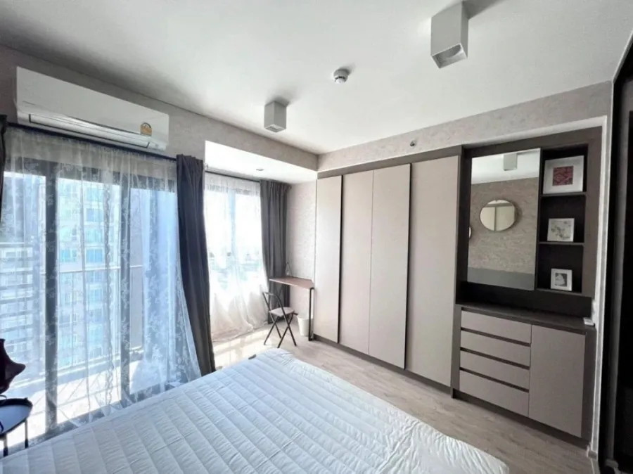 For rent: Ideo Sathorn-Wongwian Yai, 19th floor, fully furnished, ready to move in. If interested, hurry and reserve now.