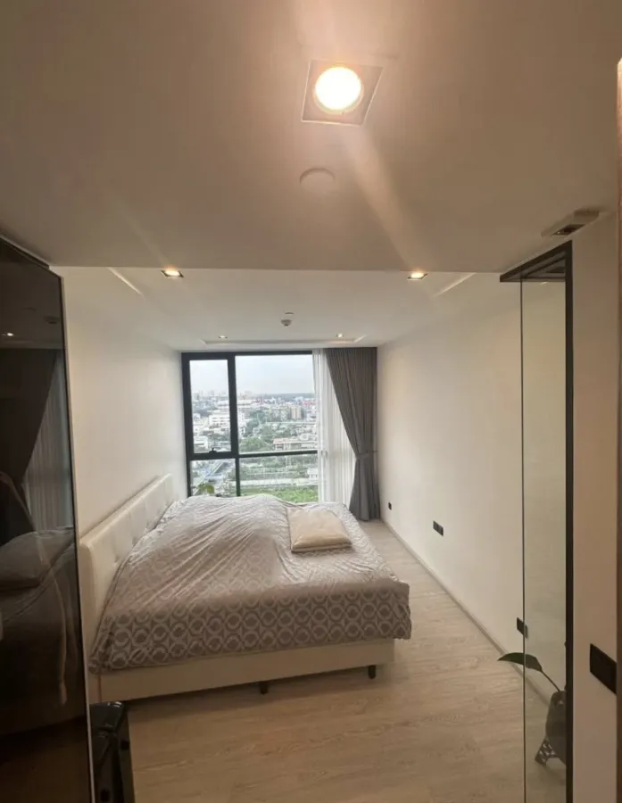 ปล่อยเช่าคอนโด The Room Sukhumvit 38 ห้องพร้อมอยู่ ชั้น 15 ชั้นสวนกลางติดสวน วิวสวนและแม่น้ำเจ้าพระยา เงียบสงบ จองเลย