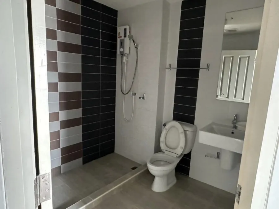 For rent, The Trust Residence Pinklao, complete furniture and electrical appliances, ready to move in, book now.