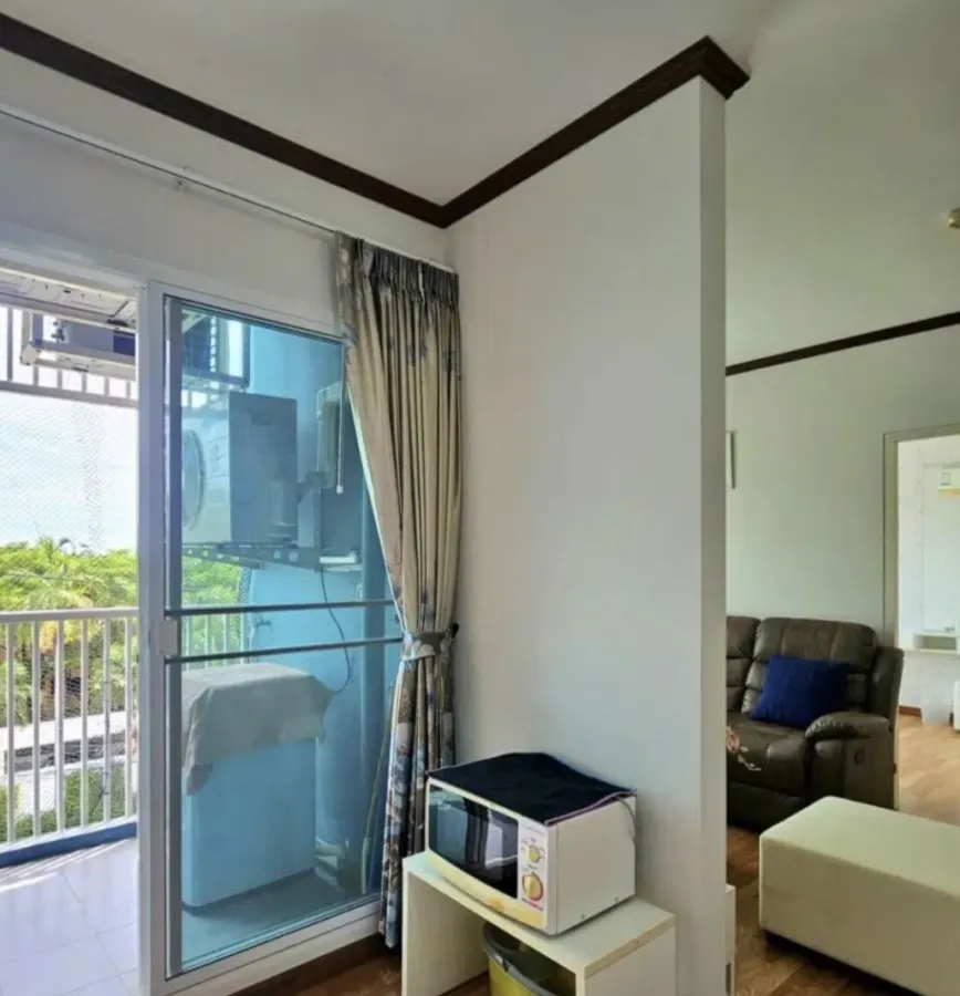 For sale: The Trust Condo, South Pattaya (South Pattaya), well decorated. Complete furniture The sofa is very comfortable to sit on. Don't miss it.