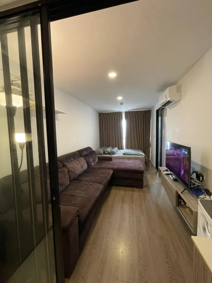 For rent, The Origin Phahon - Saphan Mai, with a walk in closet, plus a large sofa. If you don't reserve, you will miss a lot.