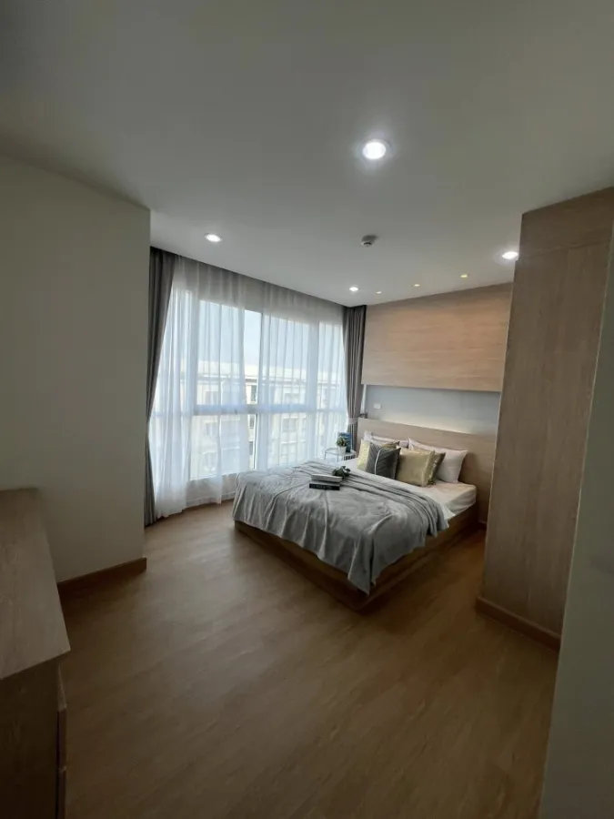 Happy Condo Ladprao 101 for rent. Beautifully decorated unit with complete furniture. Just bring your suitcase and move in!