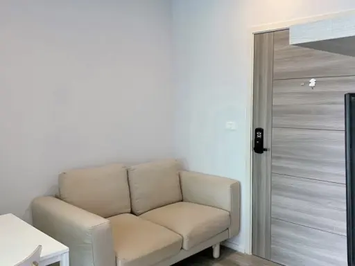 For sale: Notting Hill Sukhumvit 105, furniture included + electrical appliances, very clean and comfortable room, you must hurry.