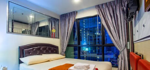 ให้เช่า The Base Chaengwattana ห้องนี้ตกแต่งเฟอร์เกรดพรีเมี่ยม โซฟาหนังอย่างดี วิวสระ พร้อมอยู่ images