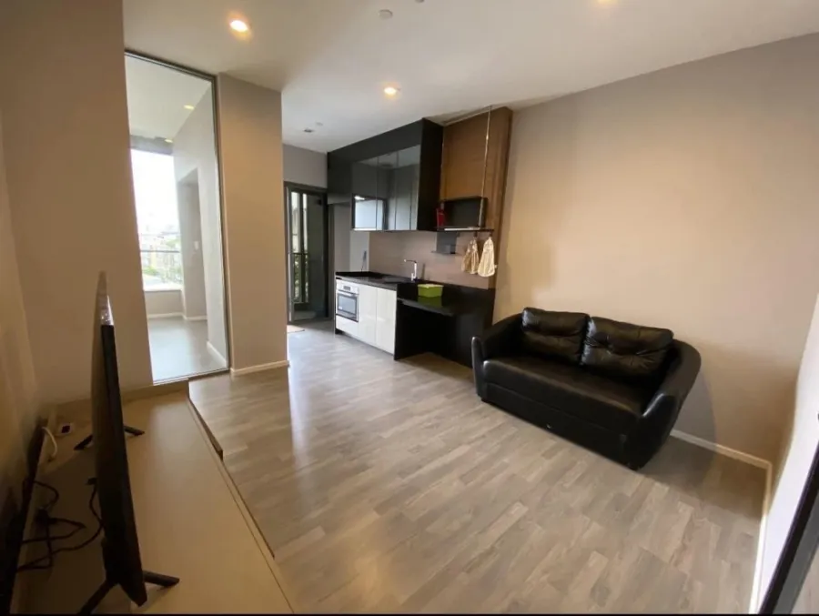 For sale: The Room Sathorn-St. Louis, 6th floor, open view, comfortable, ready to move in. If you don't reserve, you will regret it.