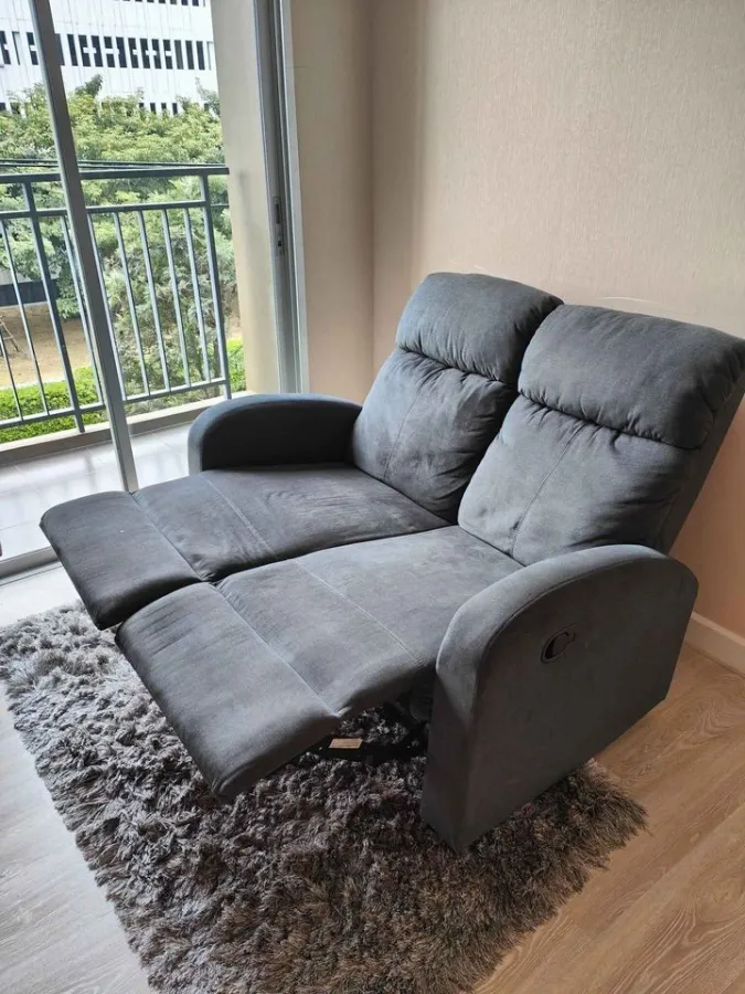 For sale, Metro Luxe Kaset, 1 bedroom, thick and soft sofa, very comfortable to sit at, very good price, hurry up and book now, don't miss it.
