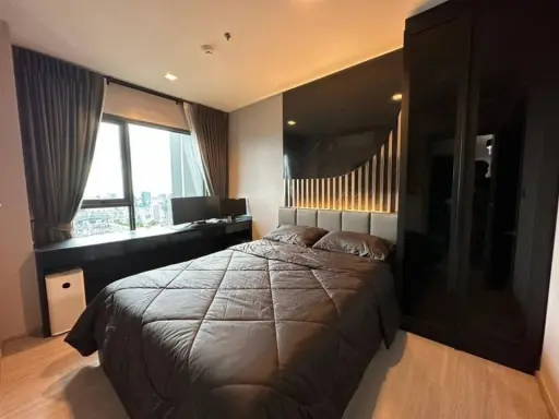 Condo for rent, Life Asoke-Rama 9, high floor, corner room, very beautifully decorated, has privacy. You can just come and stay.