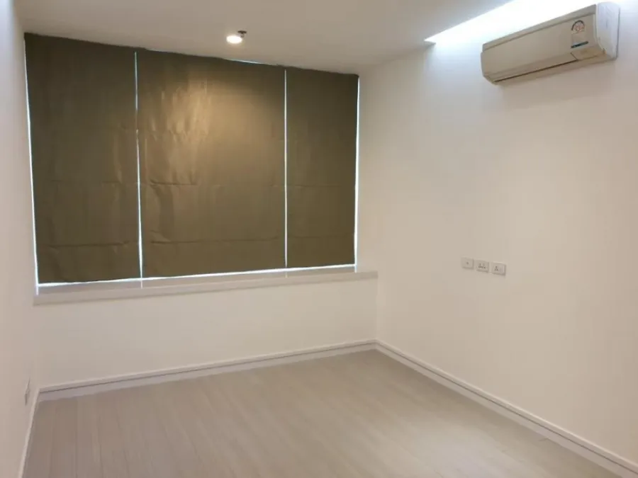Urgent sale!! Condo T.C. Green, empty room for sale, 8th floor, ready to move in. Condo in the heart of the city, don't miss it!!