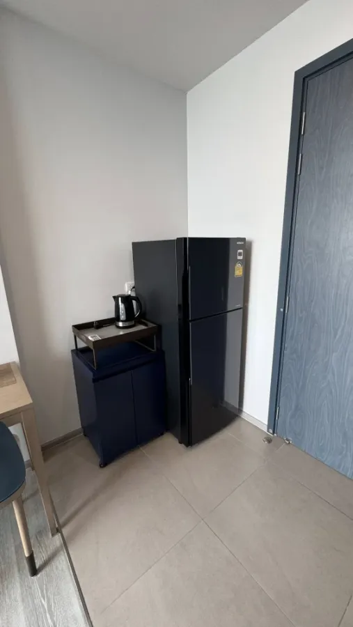For rent: XT Ekkamai, very high floor (29th floor), city view overlooking Thonglor and Ekkamai. Ready to move in.