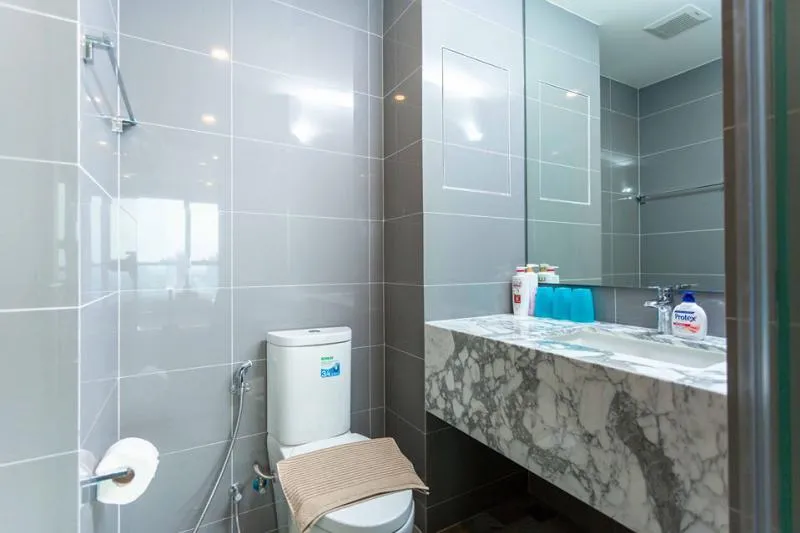Do not move through this room for rent, Condo Q Chidlom-Phetchaburi. don't need a lecture You can just drag your bag.