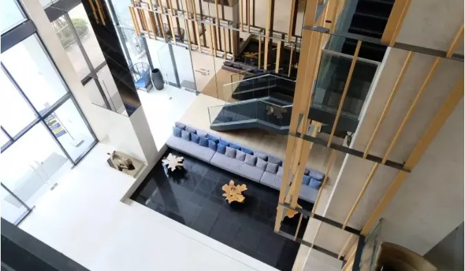 For sale the base rama 9 - ramkhamhaeng. Simple tone color room, beautifully decorated, fully furnished, the price is striking, so hurry can't miss it.