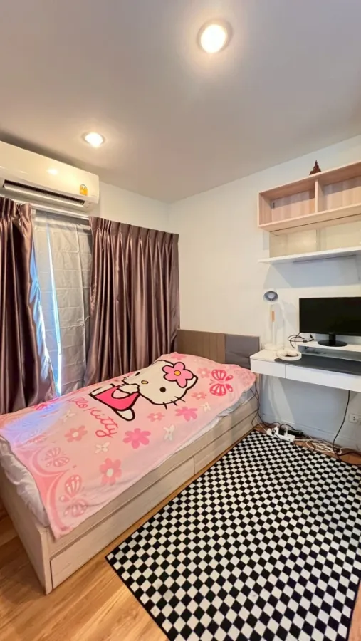 V Condo Ladkrabang for rent, 7th floor unit, fully furnished with appliances. Don't miss out!