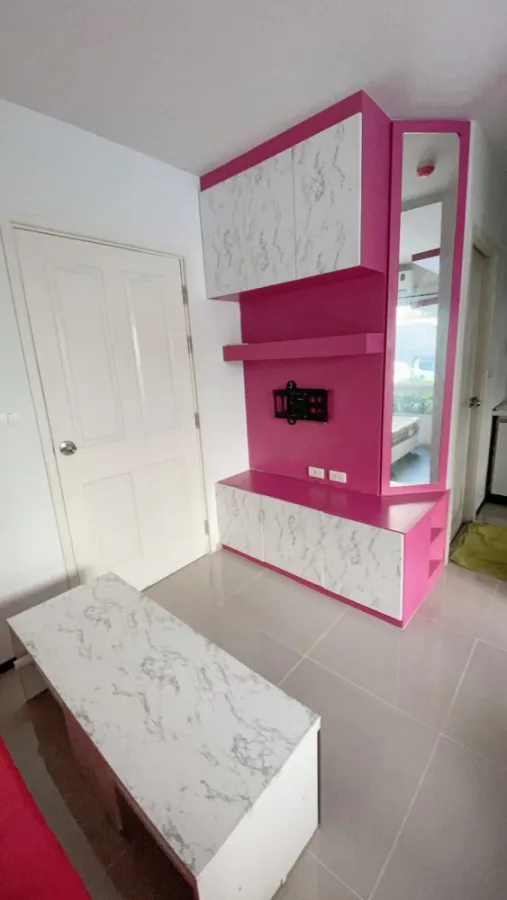 For rent, Plum Condo Ladprao 101, very cute decorated room. The corner room is private, everything is complete, just bring your bags.