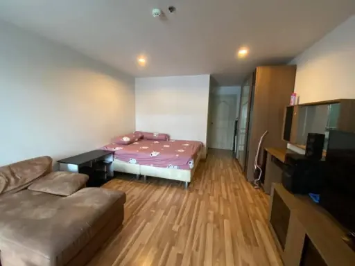 Condo for rent, Regent Home 12, Lat Phrao, 41 rooms, ready to move in. The price is not strong. There is everything. End in one place. Don't wait. Hur