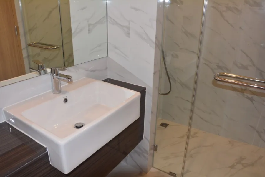 Condo for rent, Noble Bee 19, nice room, spacious size, comes at a great price, book now.