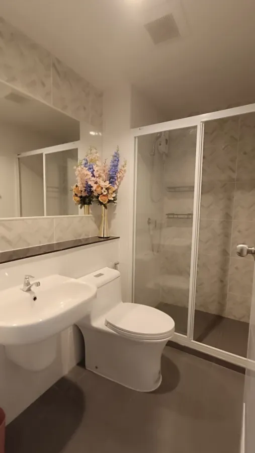 For rent: Regent Home Bangna, 4th floor, beautiful room, fully furnished, comfortable to live in, book now, don't miss out.