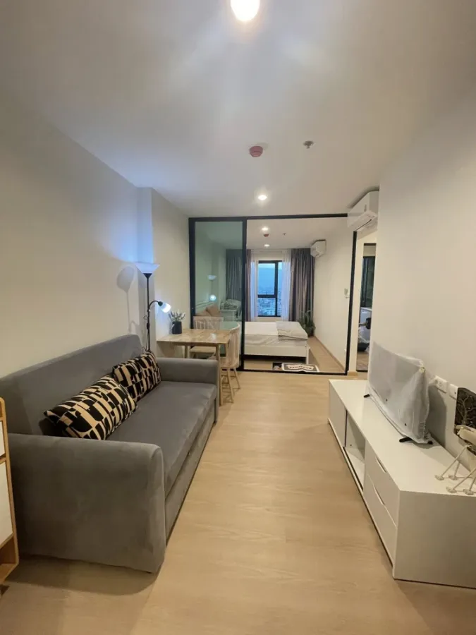 Condo for rent at Terra Residence Phase 1. The unit is partitioned into separate, clearly defined zones. Amazing price! Book now, don't wait!