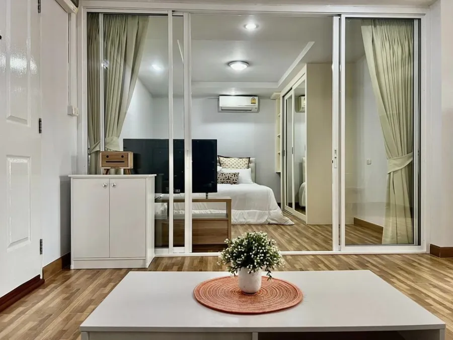 ให้เช่า Happy condo รัชดา 18 ตกแต่งสวย เฟอรื+เครื่องใช้ไฟฟ้าครบ พร้อมจองได้เลยจ้า