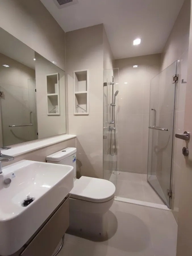 ขายคอนโด Life Sathorn Sierra 2 ห้องนอน 2 ห้องน้ำ เฟอร์ครบ ไม่ร้อนตอนบ่าย วิวสระน้ำ จองเลย