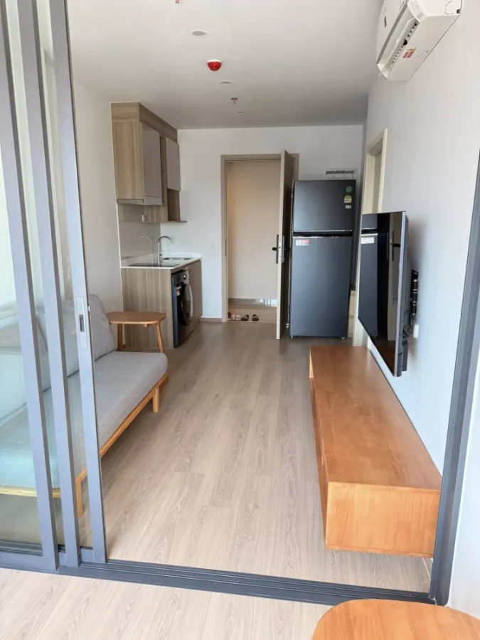 Urgent for rent, Life Rama 4 - Asoke, ready to move in, 11th floor, garden view, great price, you must hurry to reserve.
