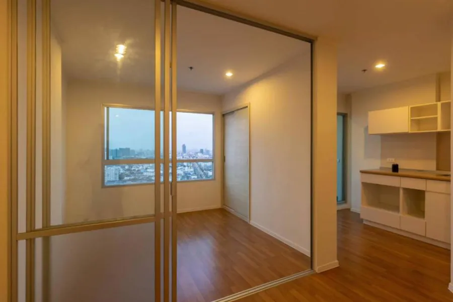 Condo for sale, Lumpini Place Suksawat-Rama 2, good location, near the source of food. Don't be late, book now!!