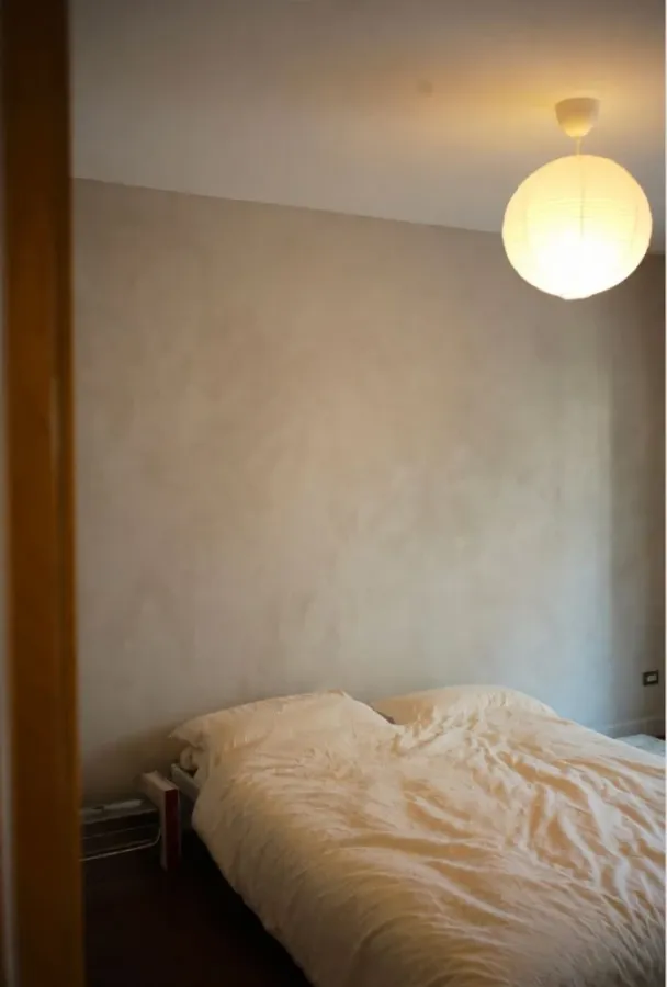 For sale: Baan Suan Thon, Phutthabucha 47. Large, airy room with garden view and a spacious balcony. The room faces north, so it stays cool all day.