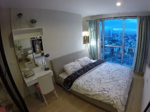 Condo for sale or rent, Life @ Ladprao 18, high floor, beautiful view, fully furnished room. Big sofa. Comfortable to sit. If interested, reserve now.