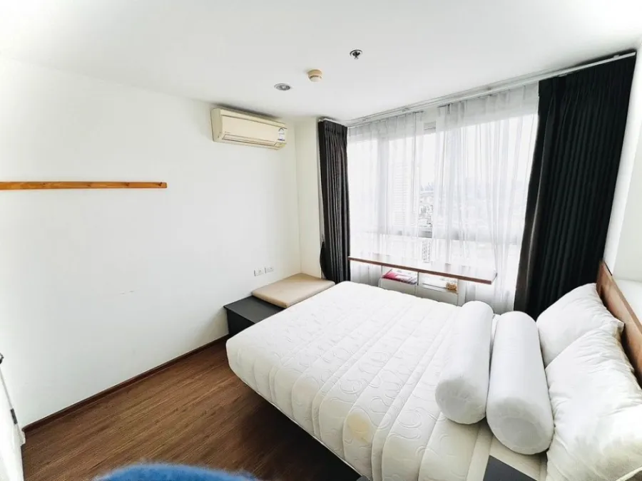 Sell U Delight @ Bangson Station, high floor, city view, no building block, Built-in furniture, book quickly.