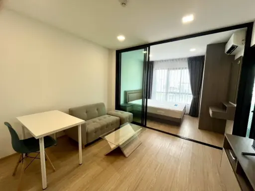 Condo for rent: The One Plus D Huamak 12. Each unit is partitioned into separate, well-defined zones. Great value! Book now, don't wait! images