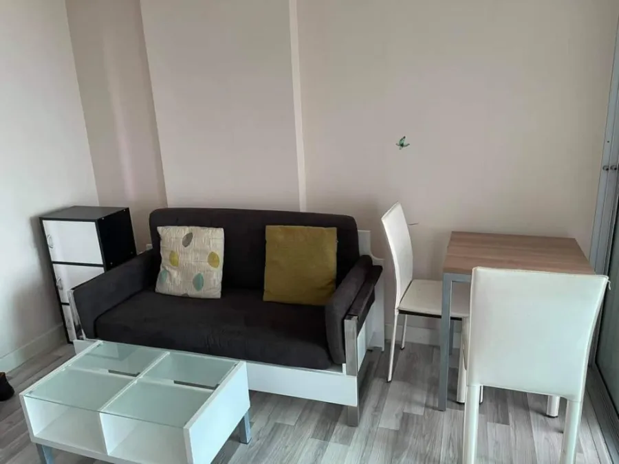 Condo for sale, The Cube Ramkhamhaeng, nice partitioned room. Put up a lot of wallpaper. You can come alone. Don't miss it.