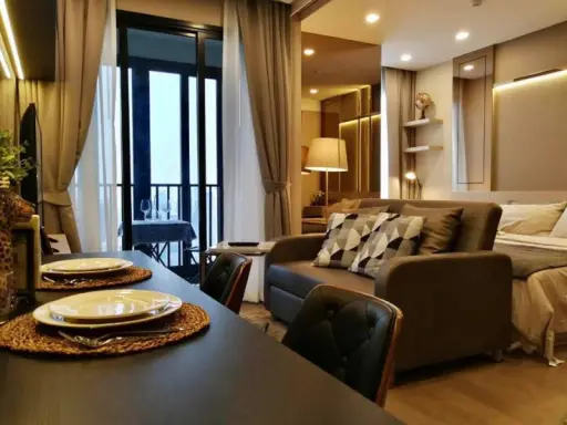 Urgent for rent !! Condo Ashton Asoke, high floor, 1 bedroom, 1 bath, fully furnished, near the BTS, miss it and will regret it !!