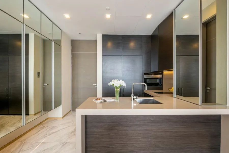 Condo for sale, rent Saladaeng One, corner room with privacy, 12th floor, panoramic Lumpini view, book now