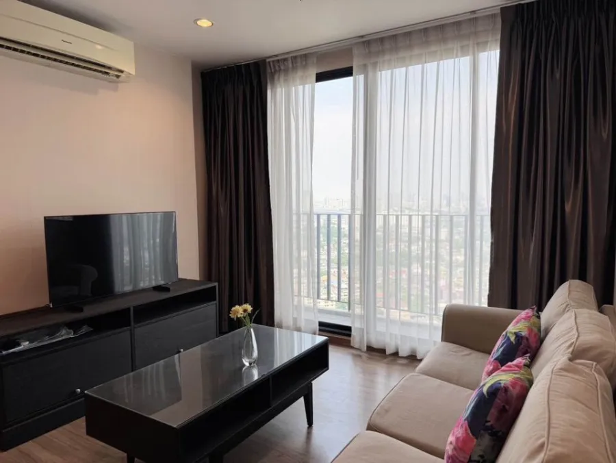 ให้เช่า The Tree Interchange ห้องกว้างขวาง อยู่สบาย ชั้นสูง วิวสวย มี Walk-In Closet ในตัว ห้ามพลาด