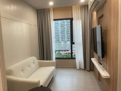 For Rent Life Asoke-Rama 9, very beautiful room, decorated in minimalist style, warm tones, very inviting, don't miss it.