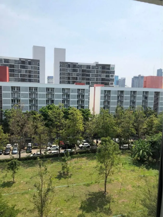ให้เช่า i house Rama 9 ห้องแต่งวอลเปเปอร์อย่างดี หิ้วกระเป๋าใบเดียวเข้าอยู่ได้เลย