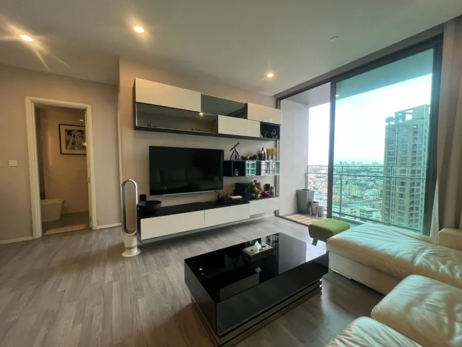 ให้เช่า คอนโด the room สุขุมวิท 69 ห้องใหญ่ พื้นที่ใช้สอยเยอะ พร้อมเฟอร์ครบ สนใจรีบมาจับจองเลย
