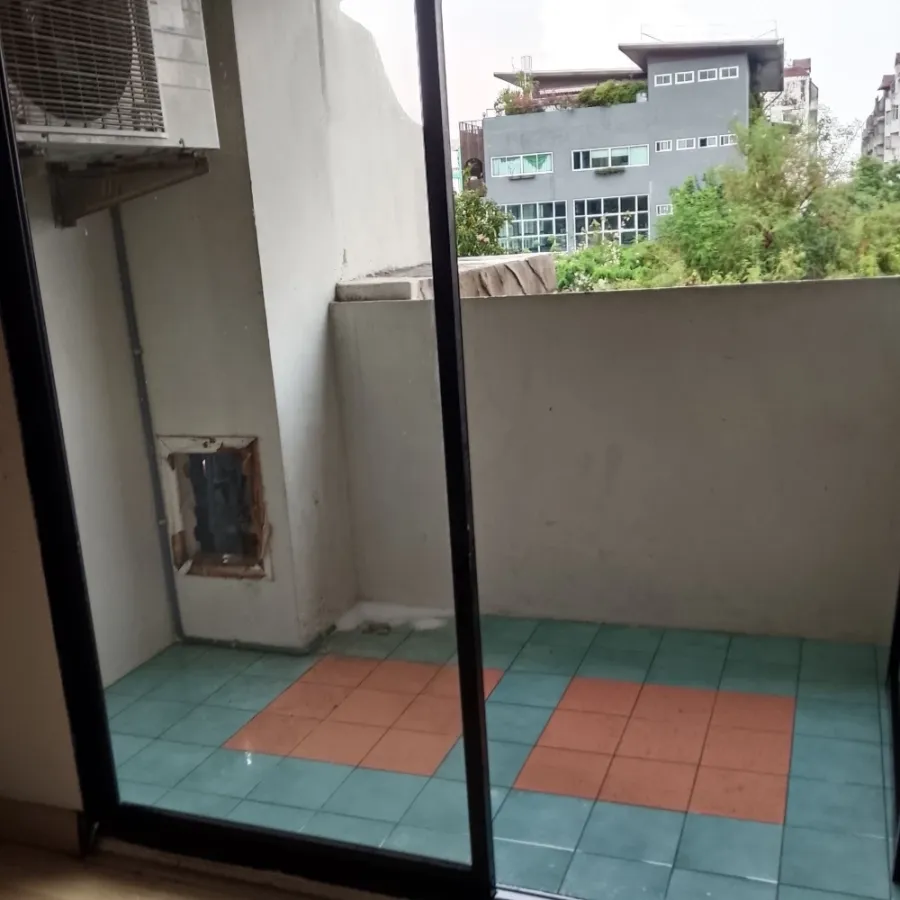 Selling a 32.17 sq m unit at Champs Elysées Chaengwattana, 3rd floor. Excellent price, very affordable! Don't miss out!