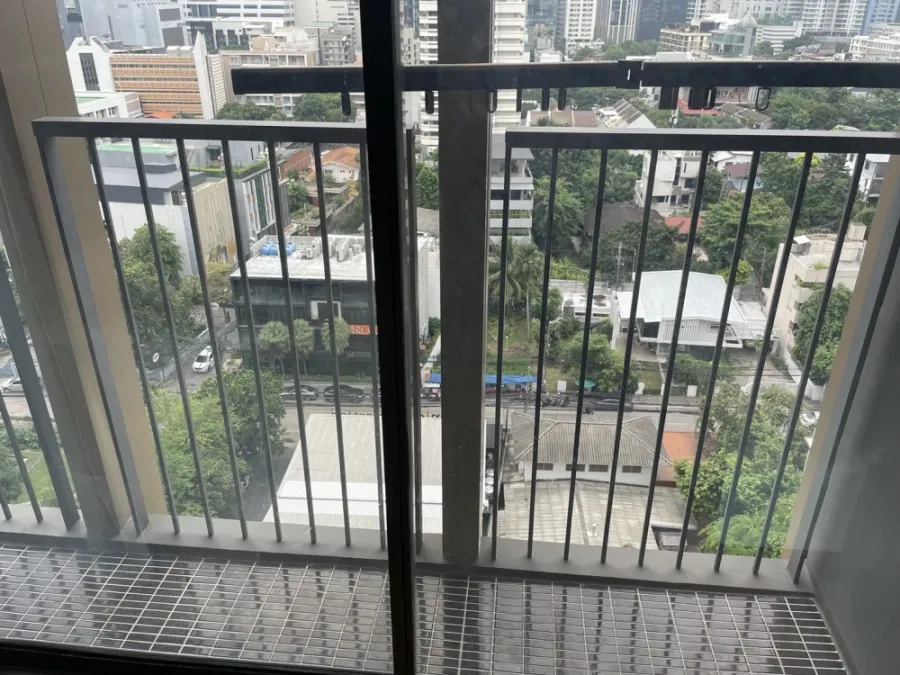 Condo for rent, Noble Around Sukhumvit 33, well proportioned room. Fully furnished, don't miss it!!