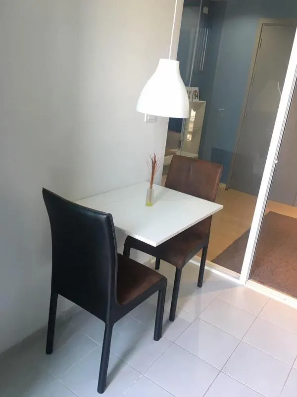 Sell / rent the base rama 9 - ramkhamhaeng beautiful room, tight furniture. Complete facilities at the right price