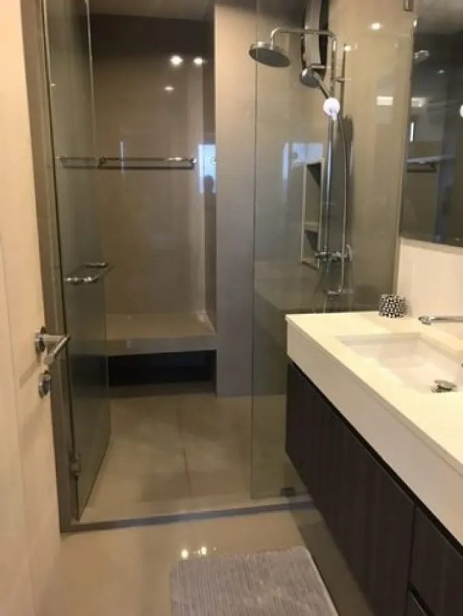 For rent Rhythm Ekamai Estate, convenient transportation Answer everyone's questions. Beautiful room, ready to move in!!