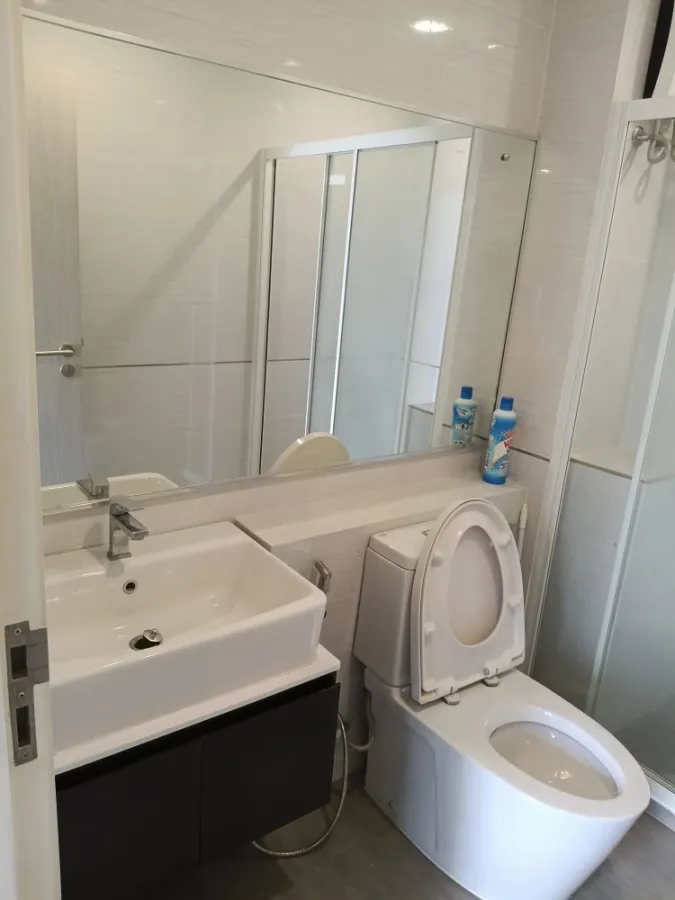 For sale: The Metropolis, 1 bedroom, 1 bathroom, 26th floor, beautiful view, not blocked, good location, fully furnished, reserve now.