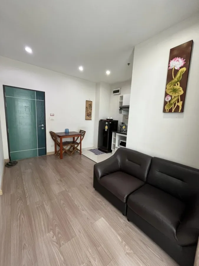 ปล่อยเช่า คอนโด astro condo 1 ห้องนอน 1 ห้องน้ำ ตกแต่งพร้อมวอลเปเปอร์จุกๆ เฟอร์ครบ รีบจองเลย