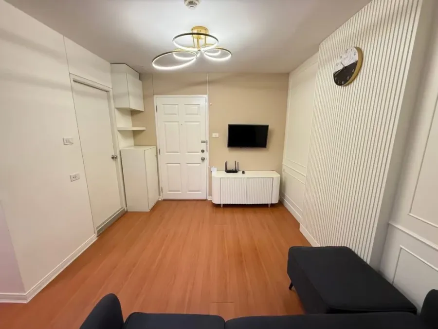 For rent: Lumpini Condotown Bodindecha-Ramkhamhaeng. Nice room, affordable price, fully furnished. Book now before it's too late!